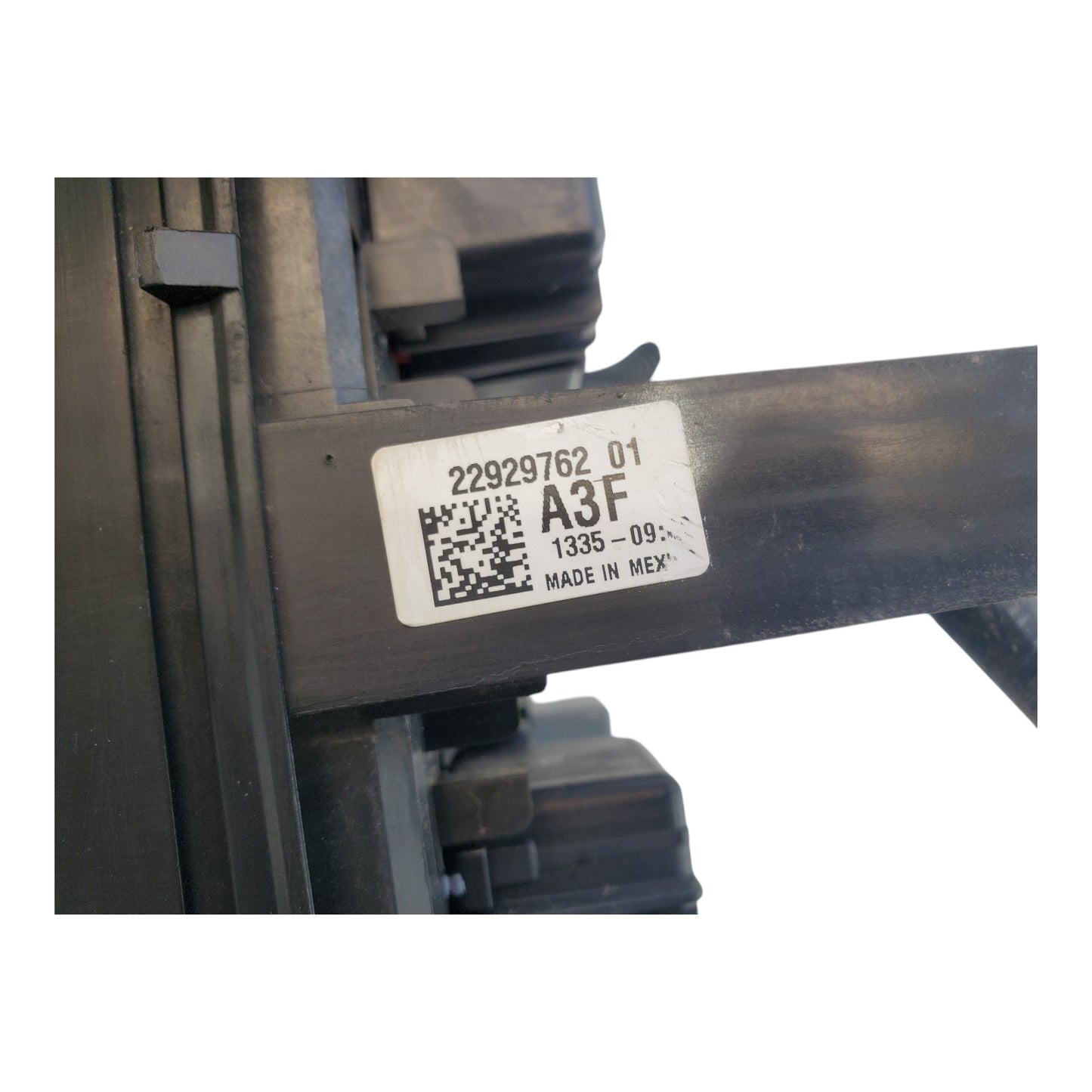 2013 2014 2015 GM EQUINOX & TERRIAN 2.4L FUSE BOX CA EMISSIONS OEM 22929762 A3F