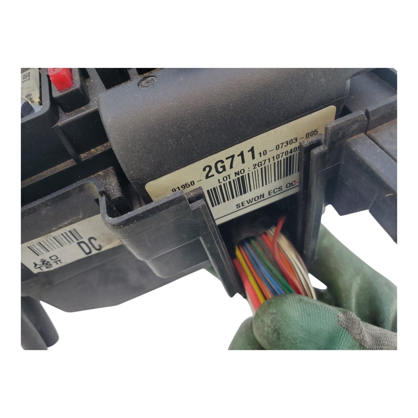 Kia Rondo Fuse Relay Box Used OEM 91950-2G711
