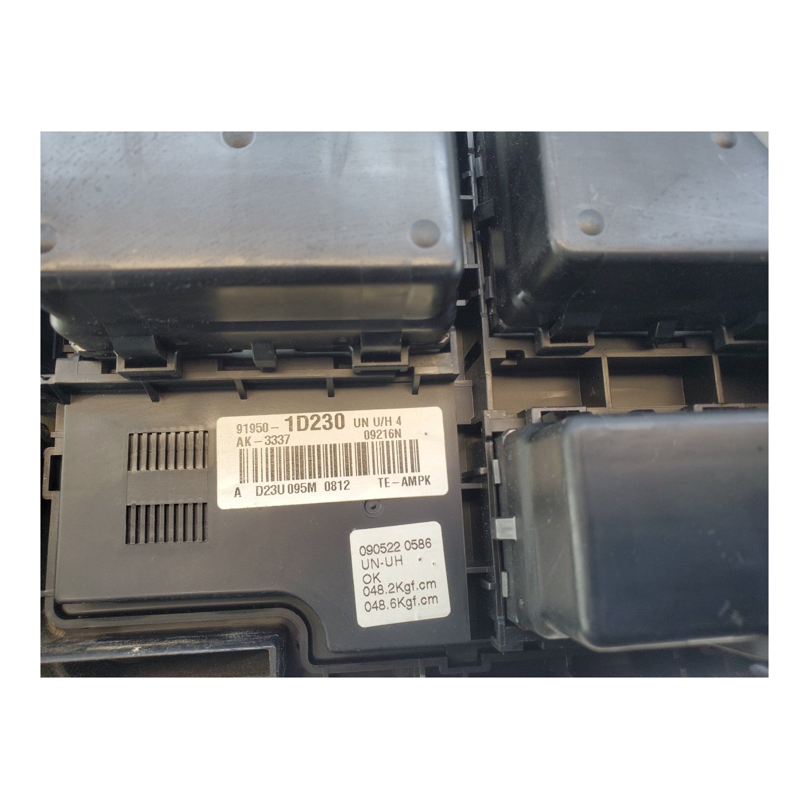 2007-2012 Kia Rondo Fuse Box Junction Oem 919501D230 Module 363-9D4