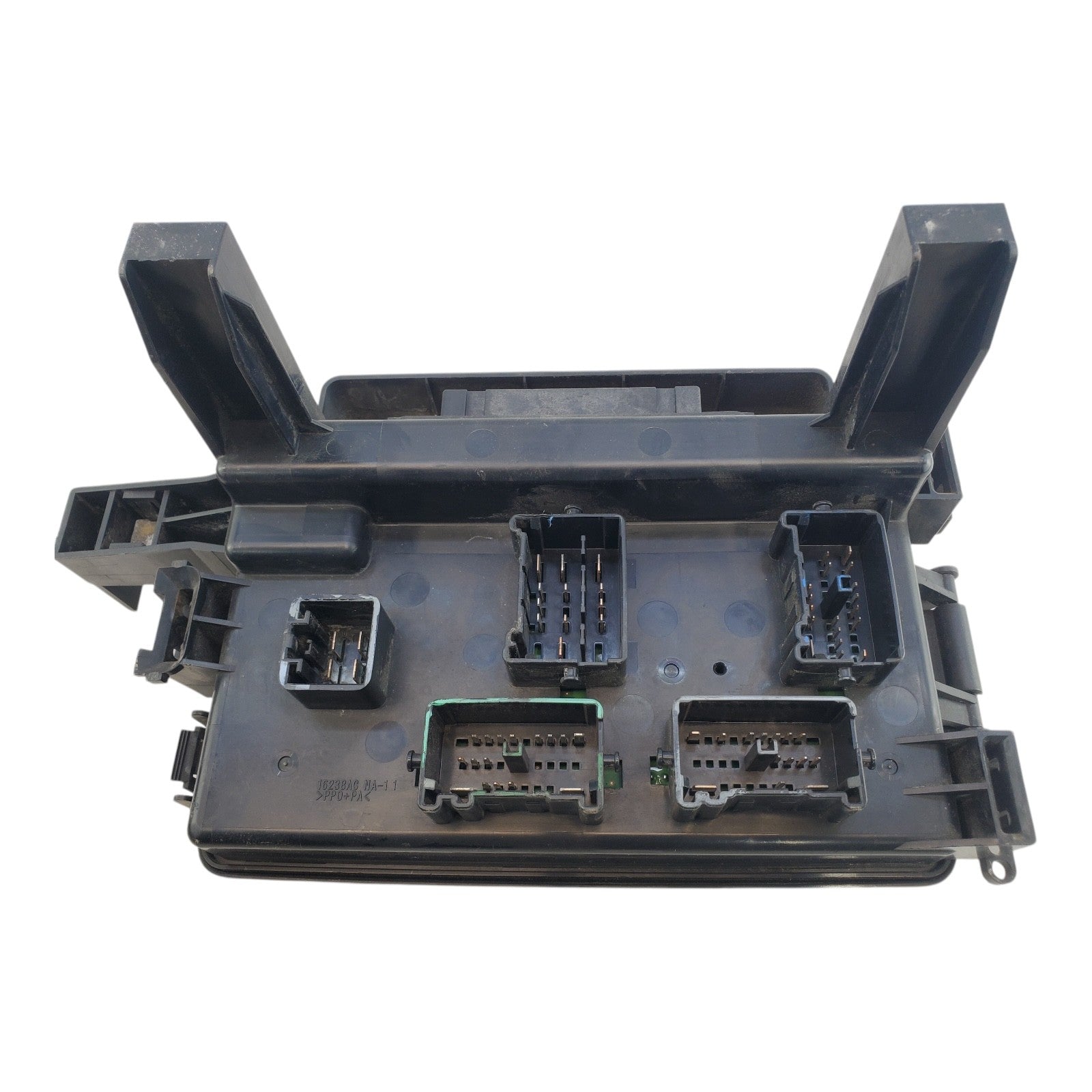 2005 D-MAGNUM/ C-300 FUSE BOX MAIN PANEL ENGINE BODY CONTROL MODULE  P05087166AI