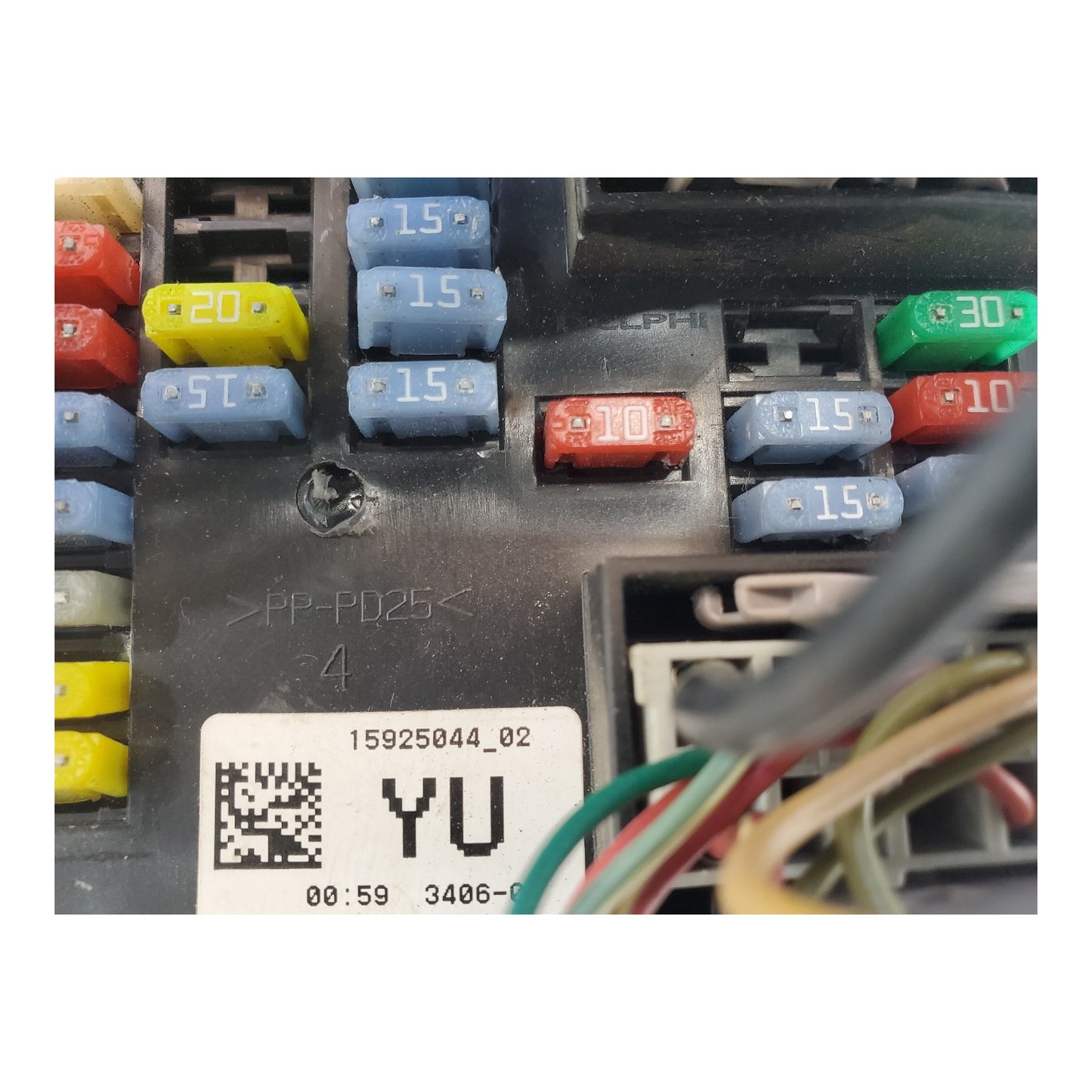 07 GMC Yukon XL FUSE RELAY BOX 15925044-02 OEM