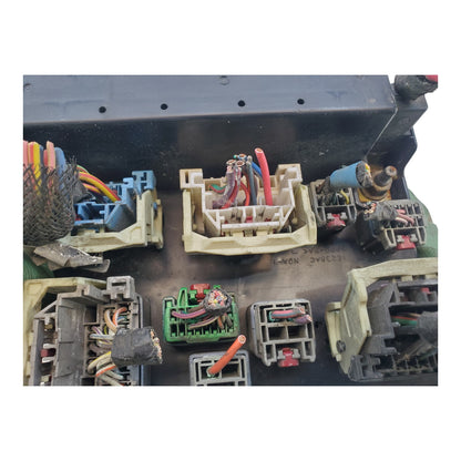 2004-06 CHRYSLER PACIFICA Fuse Box Engine Compartment p05082790AH 05082790AH